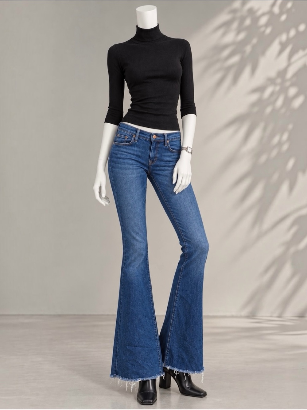 Mother The Weekender Fray Jeans 27 Home Movies Mid Rise Raw Hem Flare Blue